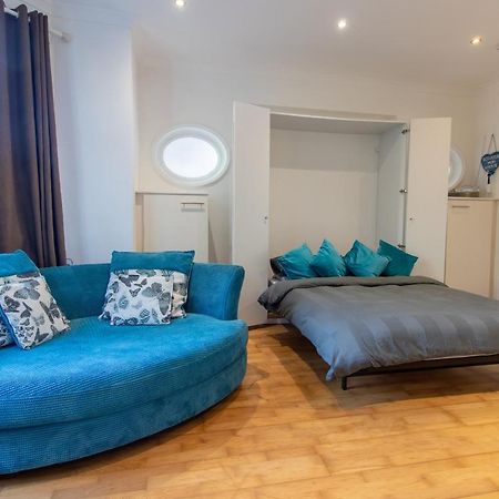 Spacious And Light Flat In Clapham Лондон Екстер'єр фото