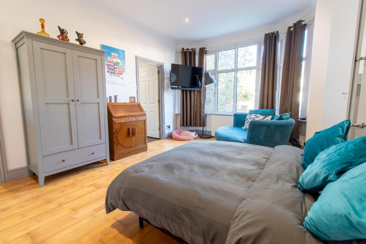 Spacious And Light Flat In Clapham Лондон Екстер'єр фото